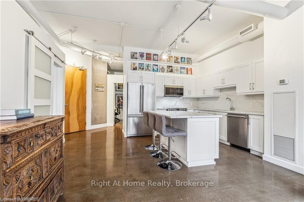 66 BAY Street S, Unit 308 - Photo 11