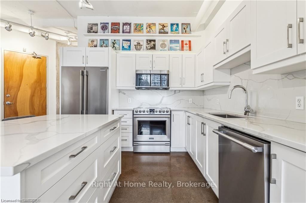 66 BAY Street S, Unit 308 - Photo 15