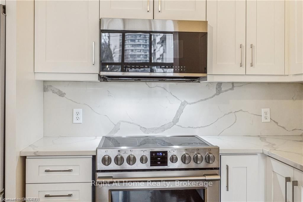 66 BAY Street S, Unit 308 - Photo 18