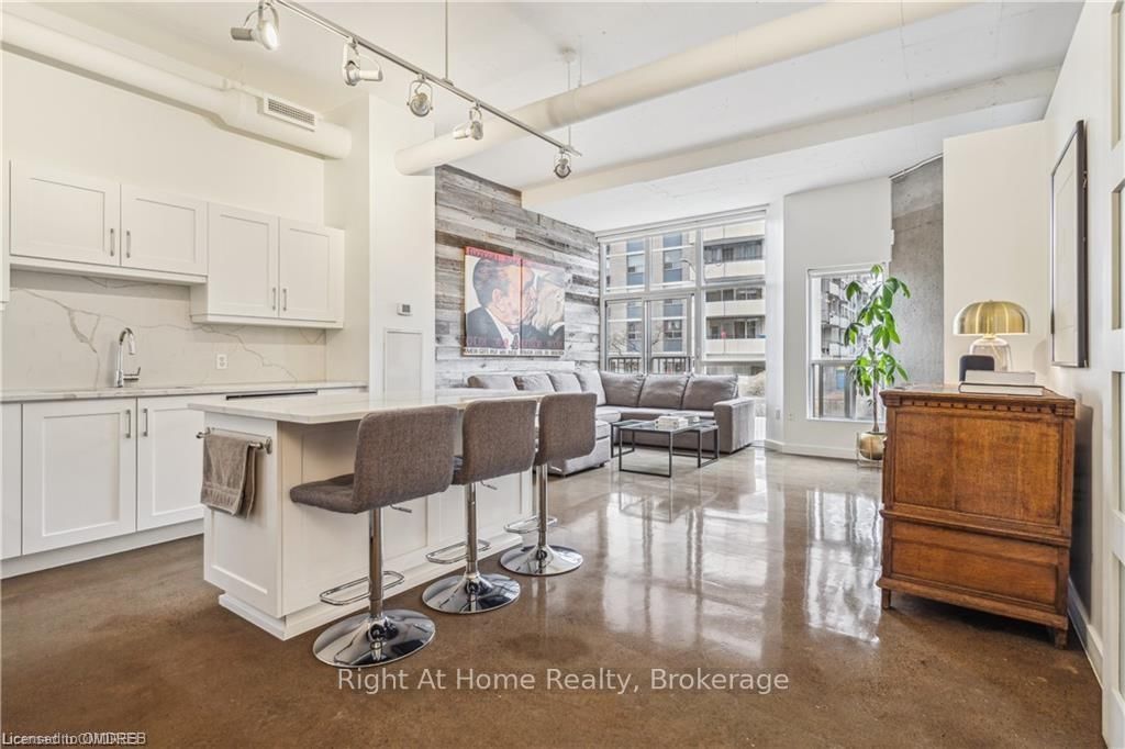 66 BAY Street S, Unit 308 - Photo 2