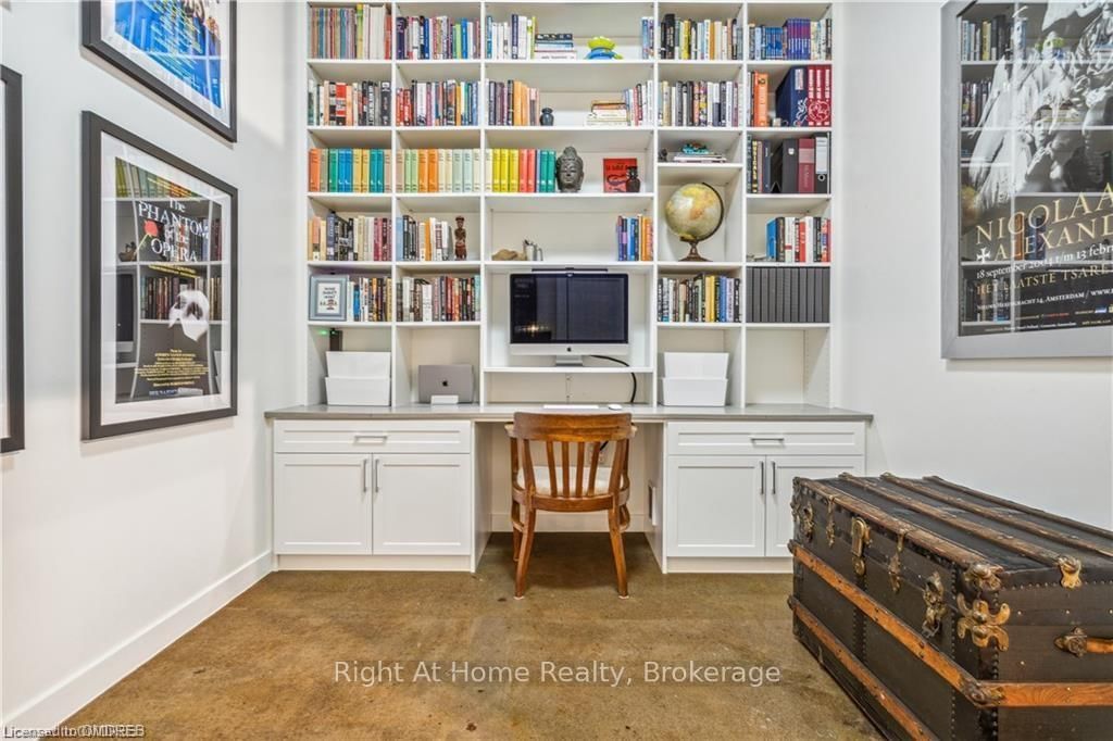 66 BAY Street S, Unit 308 - Photo 30