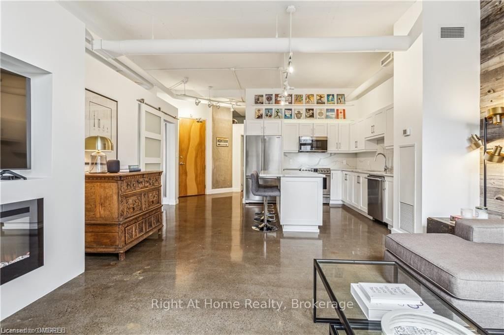 66 BAY Street S, Unit 308 - Photo 9