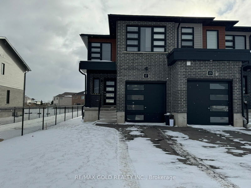 home for lease on 17 Wilkinson Avenue