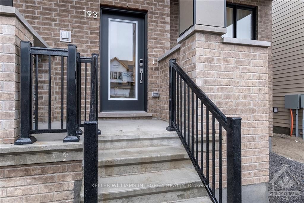 Townhouse leased at 193 BEEBALM Crescent, Barrhaven, 7711 - Barrhaven - Half Moon Bay, K2J 6C6 - MLS: X10446903