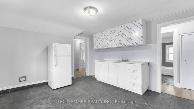 UPPER - 908 Trafalgar St, London East, N5Z 1G2 | Image 3