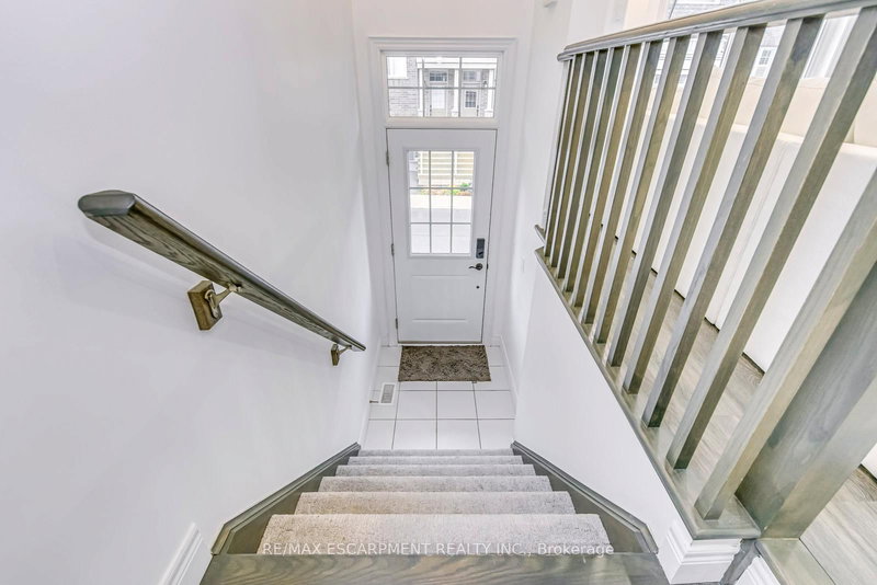 28 Barley Lane, Hamilton, L9G 3K9 | Image 3