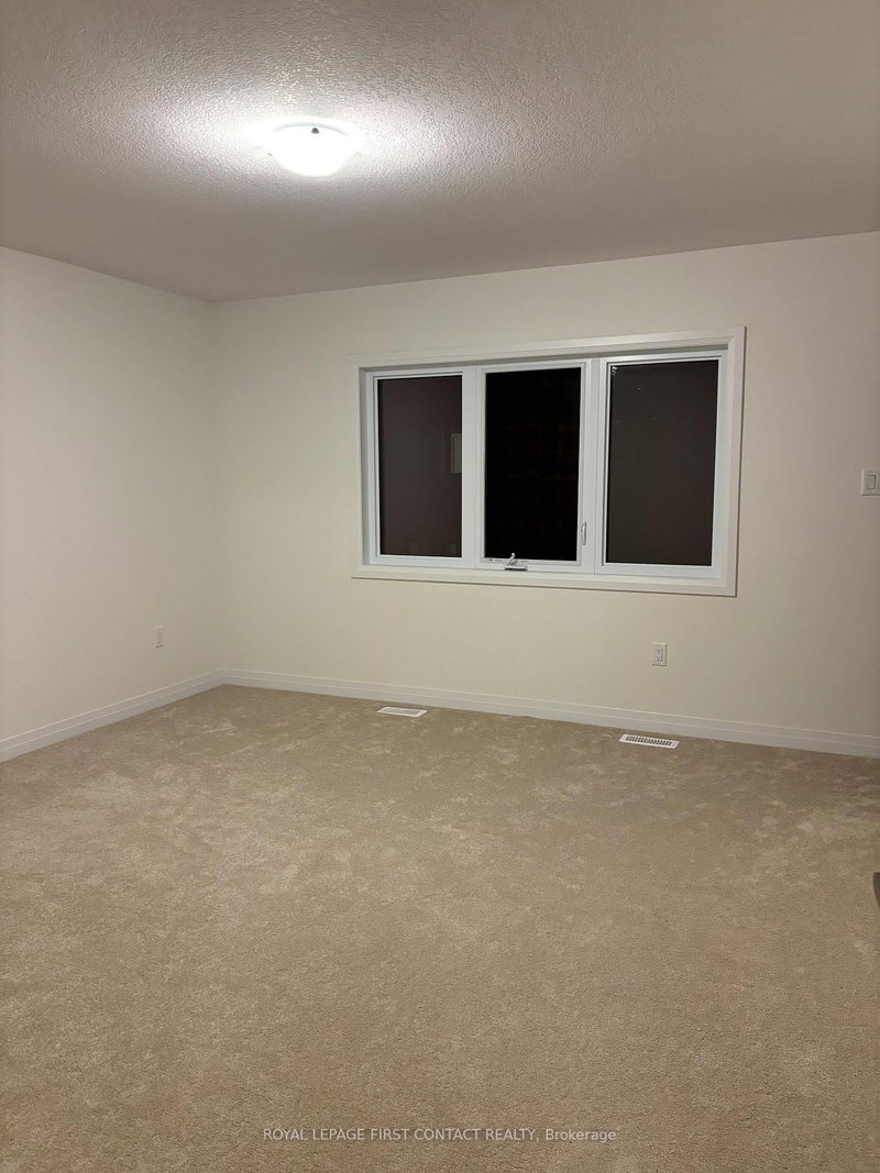 34 Varsity Dr, Welland, L3B 0N3 | Image 3