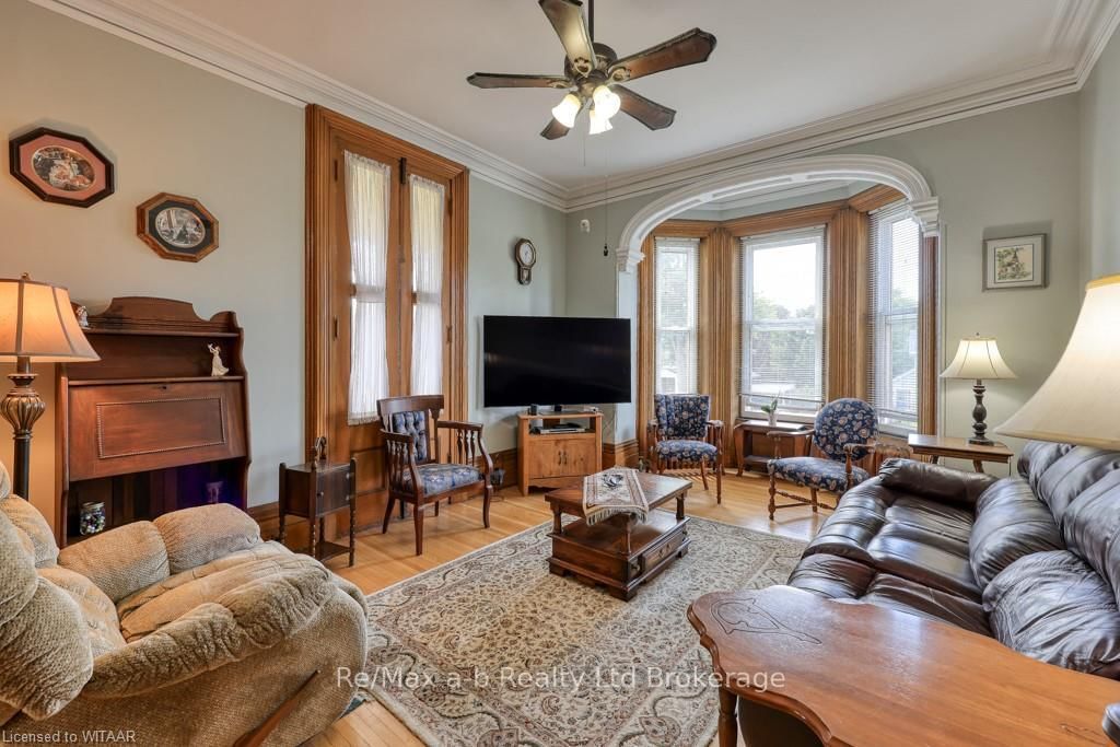 Listing Image 7