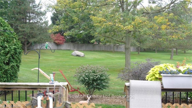 5 DEREHAM Dr, Tillsonburg, N4G 5L8 | Image 2