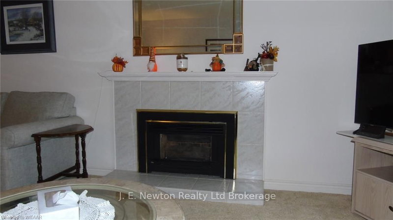 5 DEREHAM Dr, Tillsonburg, N4G 5L8 | Image 3