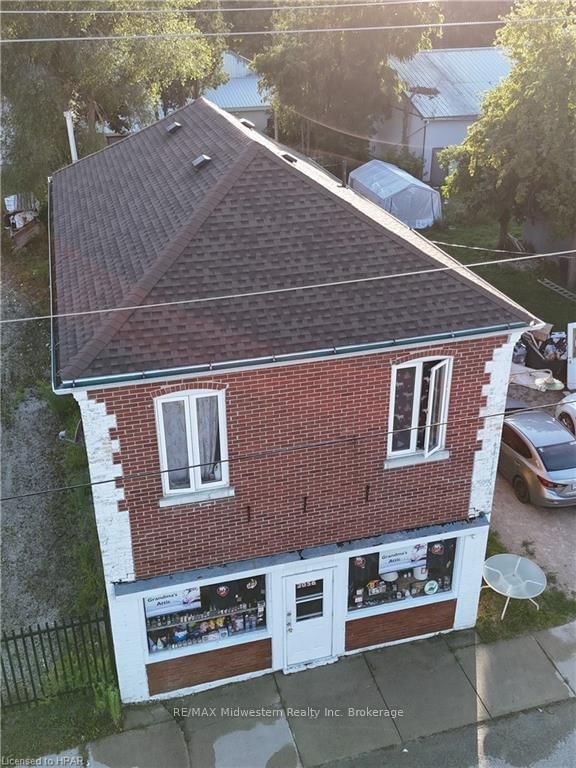Listing photo 2