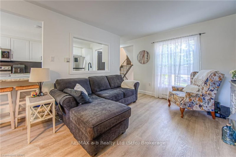442 GLASTONBURY Dr, Stratford, N5A 7G9 | Image 3