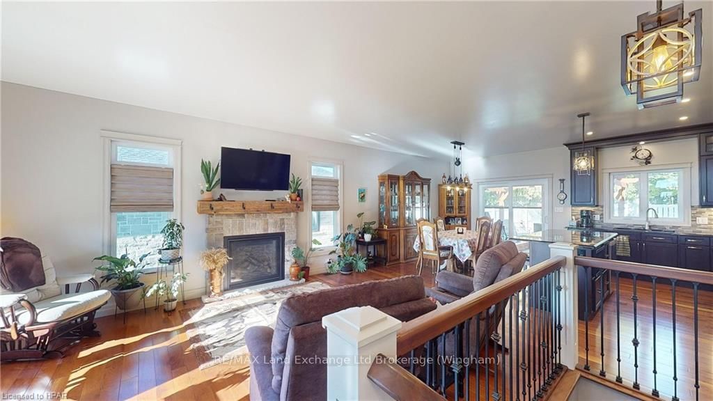 Listing Image 10