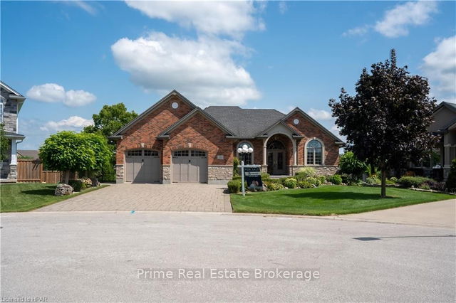 37 OLIVER Crescent