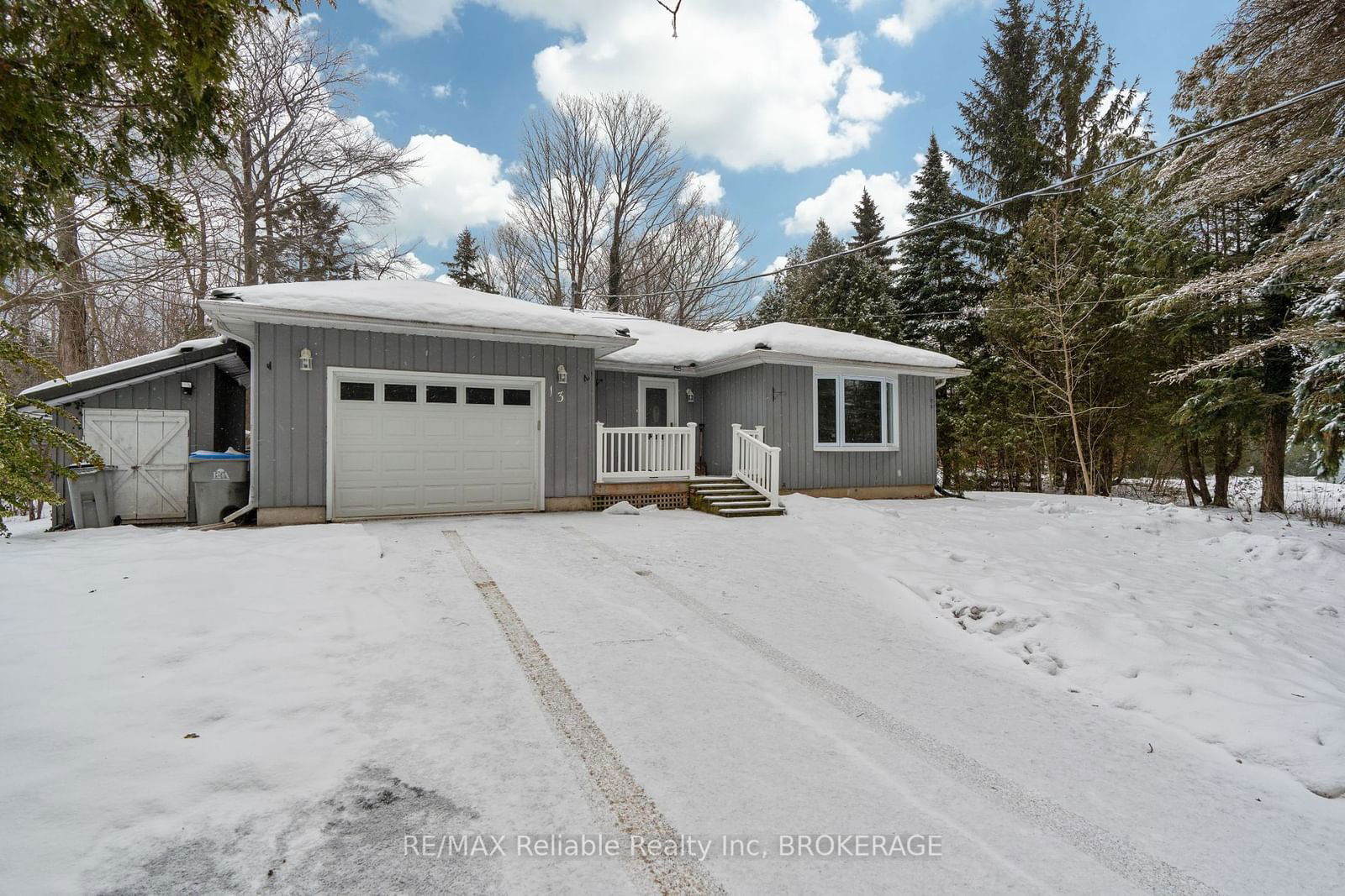 Detached House sold at 13 PARK Road, Central Huron, Goderich Twp, N7A 3X8 - MLS: X10780408