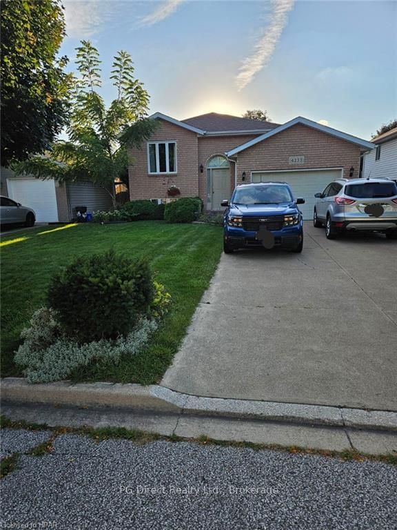 Detached House sold at 4233 NORTHWOOD LAKES Drive, Windsor, N9G 2W2 - MLS: X10780415