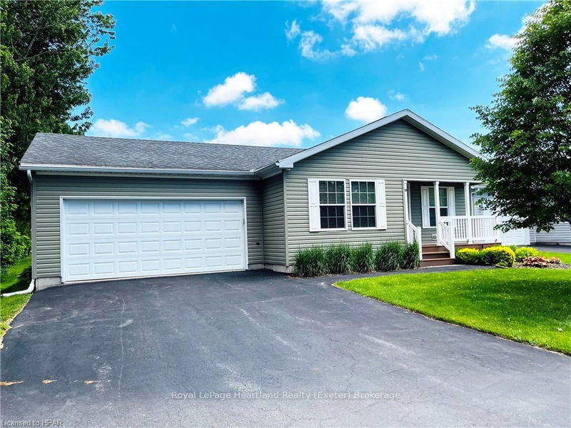 home for sale on 20 LINDSAY Crescent