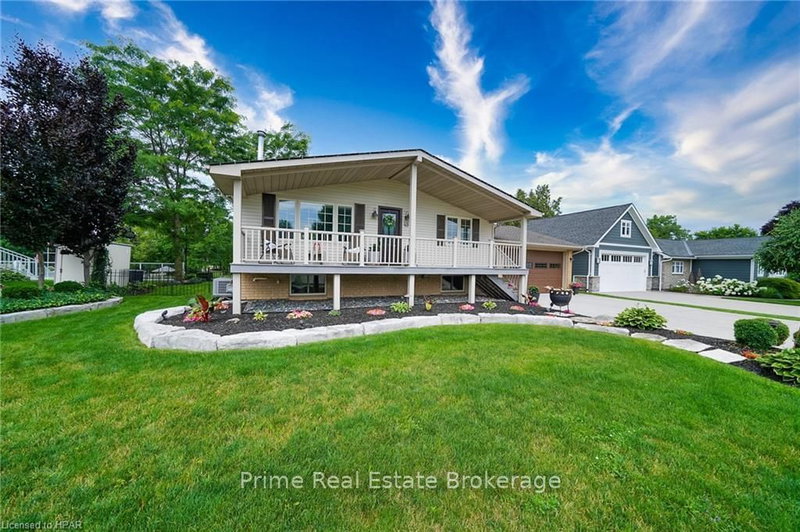 49 GILL Rd, Lambton Shores, N0M 1T0 | Image 2