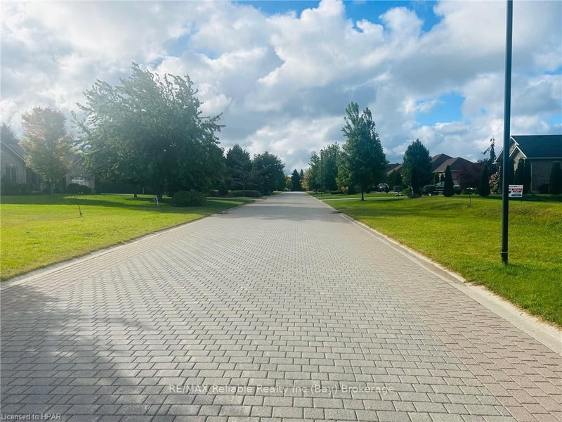 19 CARRIAGE Lane, Bluewater, N0M 1G0 | Image 3