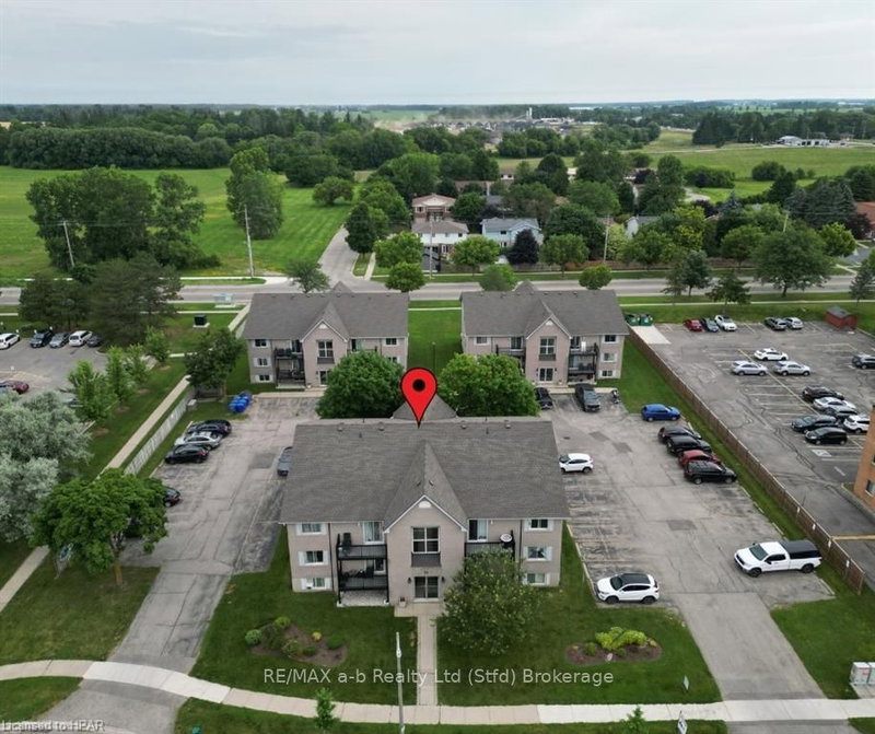 103 - 50 CAMPBELL Crt, Stratford, N5A 7T6 | Image 2