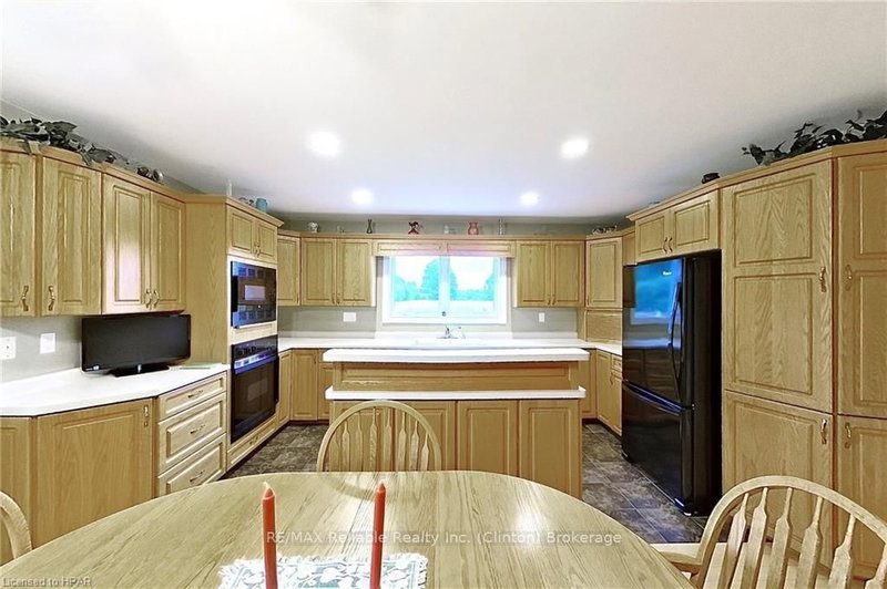 75551 BLUEWATER HIGHWAY, Bluewater, N0M 1G0 | Image 3