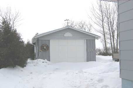 34 Robinson Ave, Kawartha Lakes, K0M2B0 | Image 2