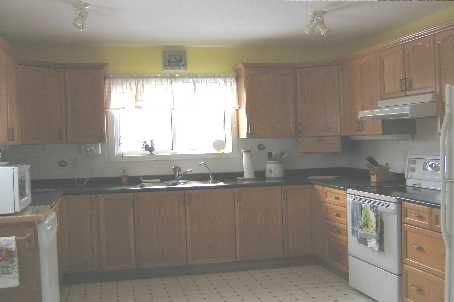 34 Robinson Ave, Kawartha Lakes, K0M2B0 | Image 3