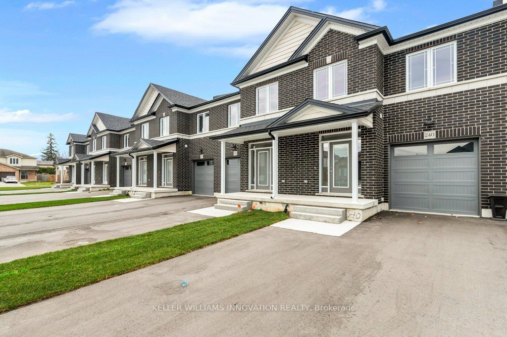 Townhouse sold at 240 Keeso Lane, North Perth, 32 - Listowel, N4W 0C3 - MLS: X10845399