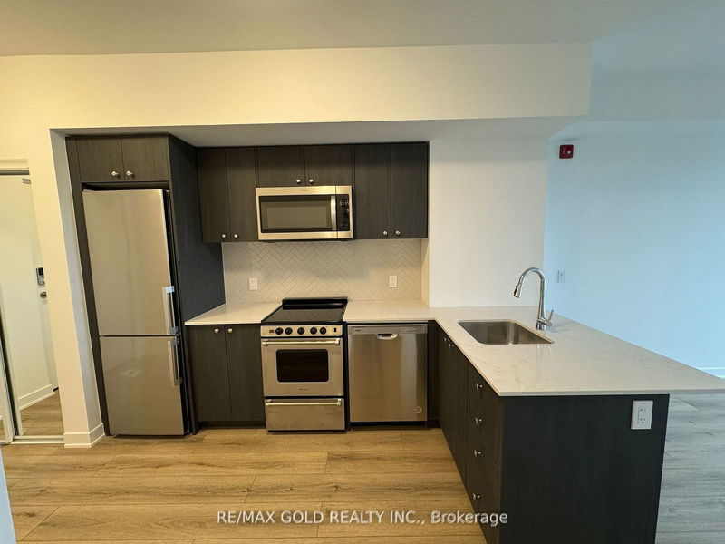 home for lease on 515-312 Erb Street W
