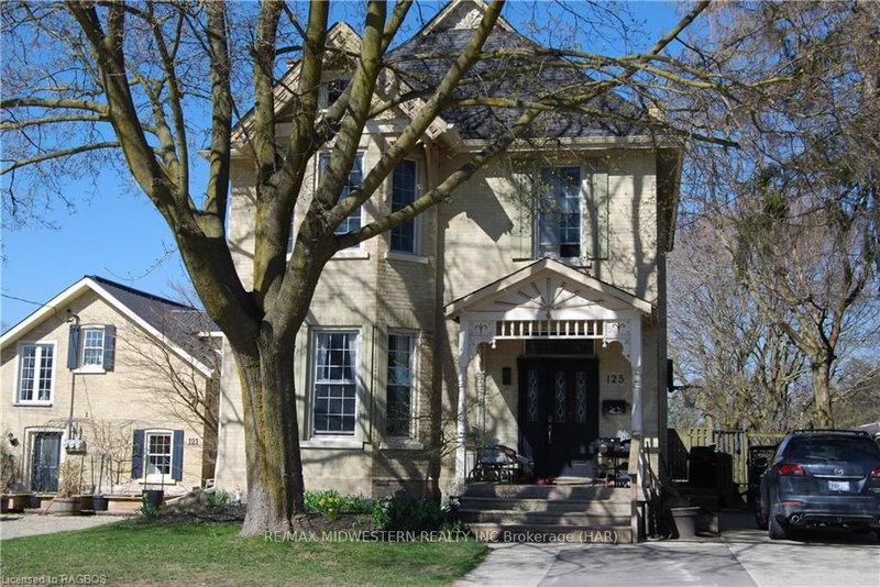 125 ELORA St S, Minto, N0G 1Z0 | Image 2