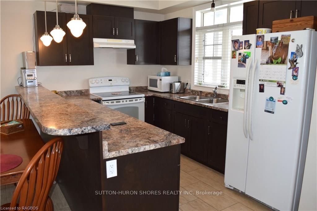 Townhouse sold at 24-935 GODERICH Street, Saugeen Shores, Saugeen Shores, N0H 2C3 - MLS: X10845965