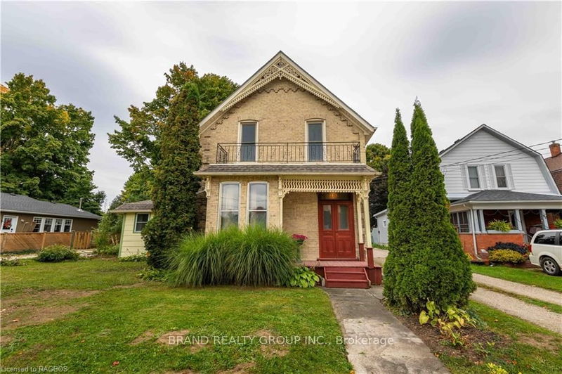 home for sale on 164 QUEEN Street N