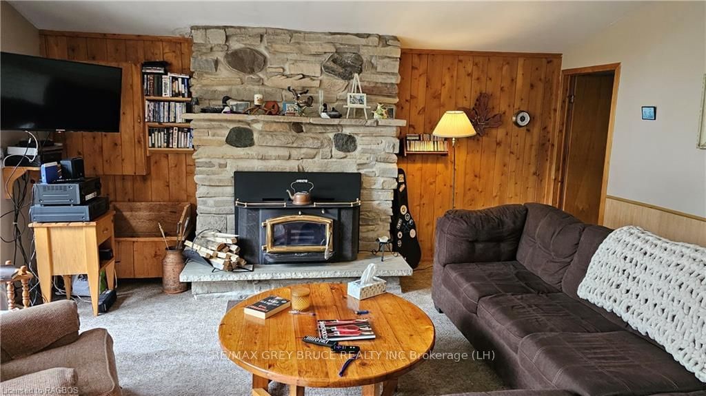 Detached House sold at 60 BURMA Road, Northern Bruce Peninsula, N0H 1W0 - MLS: X10846920