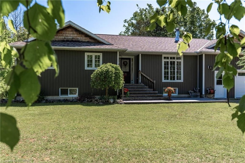 23 PIERCE St N, South Bruce Peninsula, N0H 2T0 | Image 2