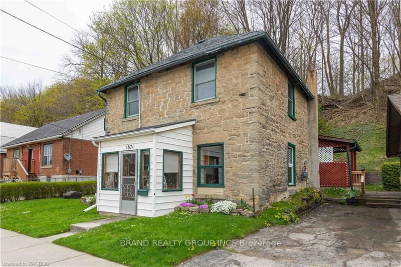 1671 4TH Ave E, Owen Sound, N4K 2R1 | Image 2