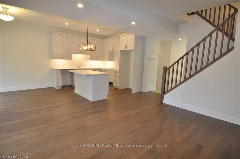 642 8TH St W, Owen Sound, N4K 5N3 | Image 3