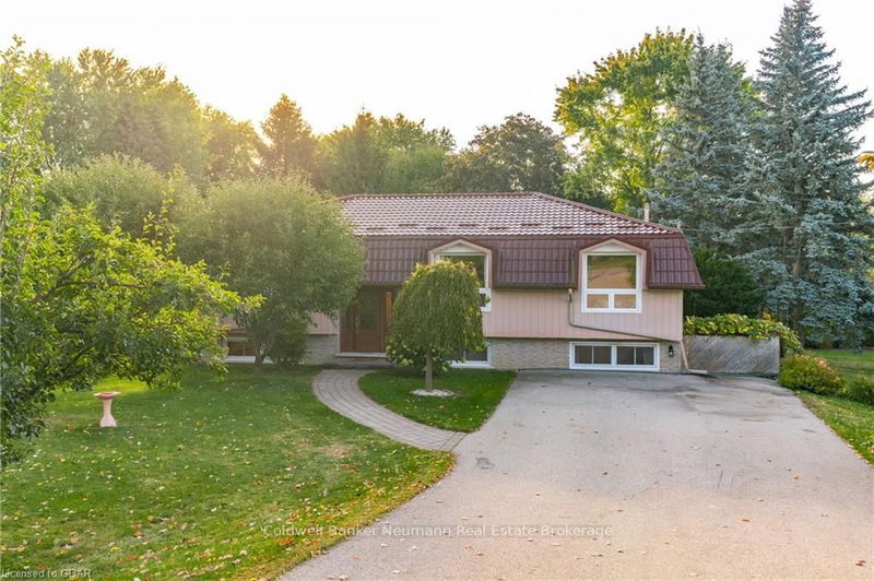 2 HAMILTON Dr, Guelph/Eramosa - Rural Guelph/Eramosa image-0-0