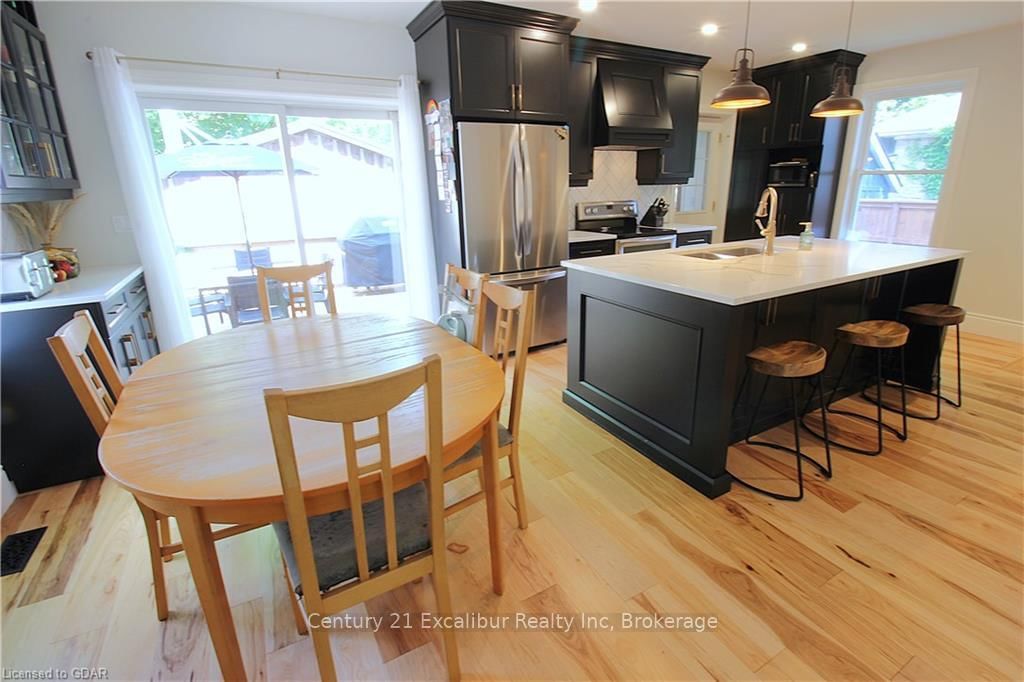 Listing Image 7