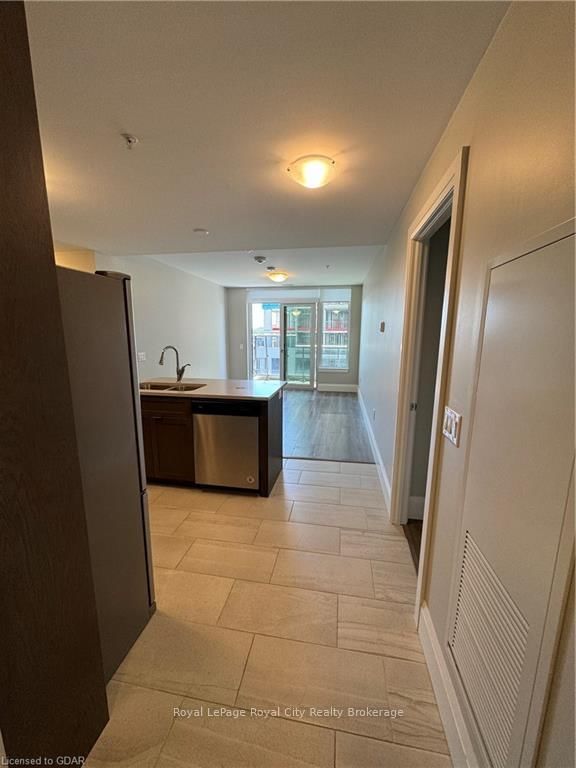 73 ARTHUR Street S, Unit 703 - Photo 4