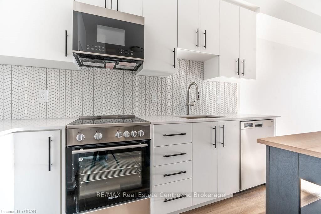 5 WELLINGTON Street S, Unit 1001 - Photo 11