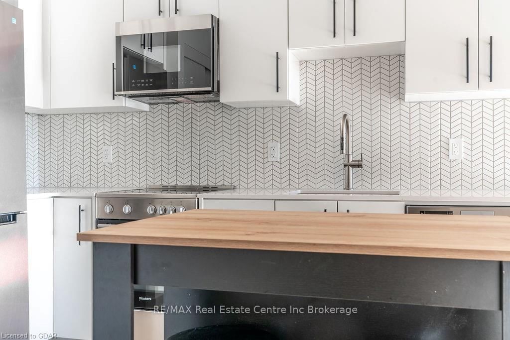 5 WELLINGTON Street S, Unit 1001 - Photo 9