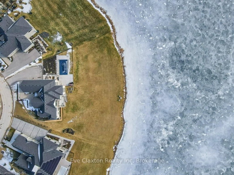 129 HERITAGE LAKE Dr, Puslinch, N0B 2J0 | Image 3