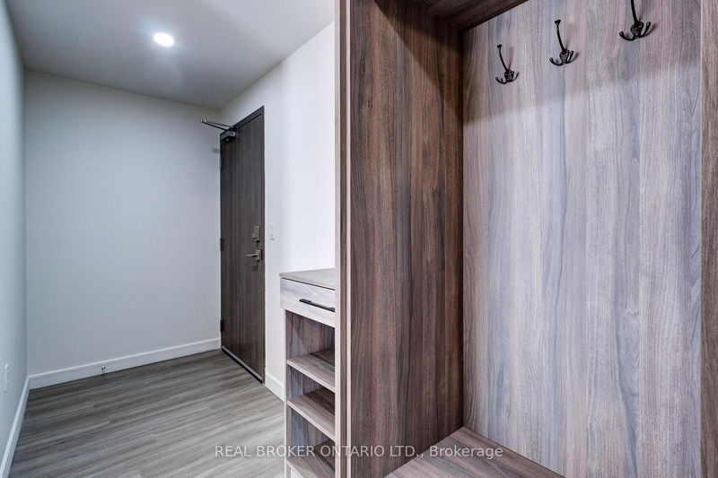 home for lease on 2501-49 Walnut Street S
