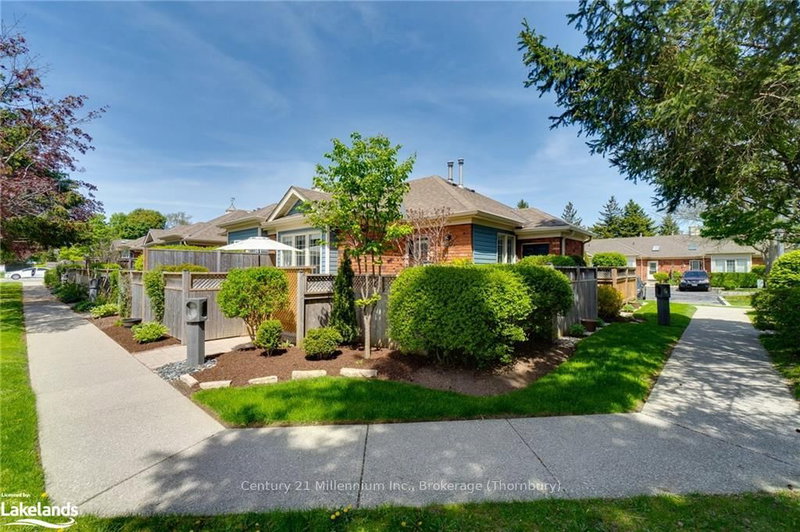 6 - 175 FIDDLERS GREEN Rd, Hamilton, L9G 4X7 | Image 2