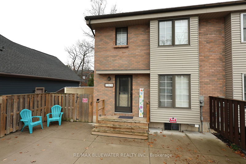 12 Park Ave, Lambton Shores - Grand Bend image-0-0