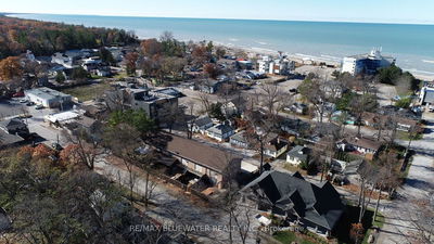 12 Park Ave, Lambton Shores - Grand Bend image-0-2