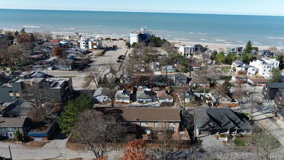 12 Park Ave, Lambton Shores - Grand Bend image-0-3