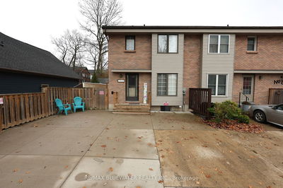 12 Park Ave, Lambton Shores - Grand Bend image-0-4