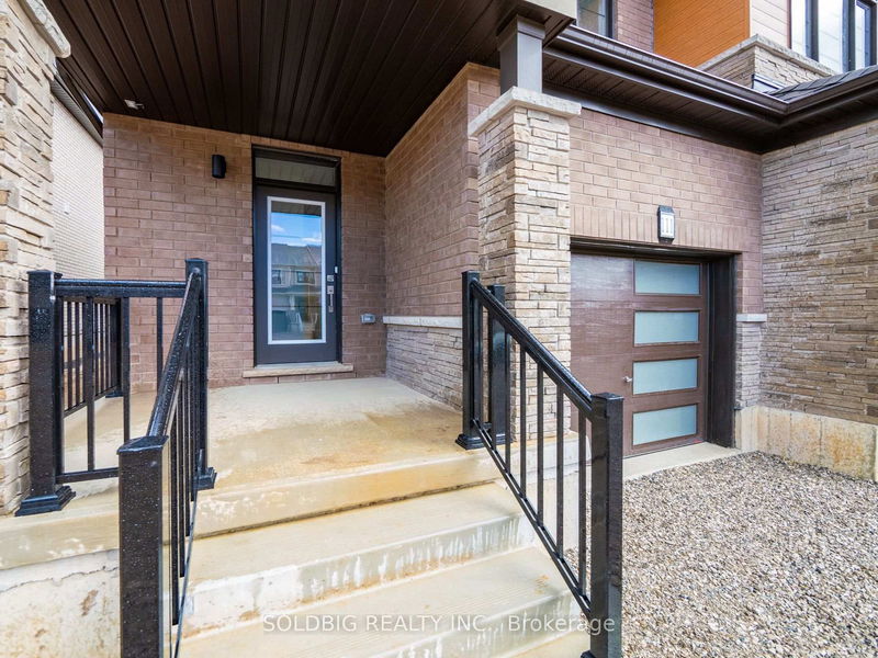 home for lease on 111 granville Crescent