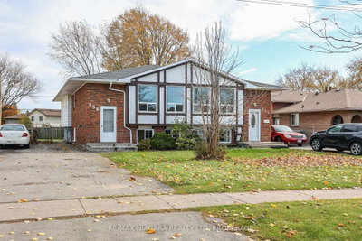 Semi-Detached House sold at 558 FIRST Avenue, Welland, Ontario, L3C 1Z3 - N. Welland - MLS: X10989236